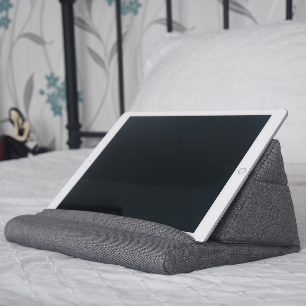 84121 - Tablet Cushion - Lifestyle-w1